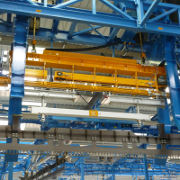 Elévateur vertical avec palans