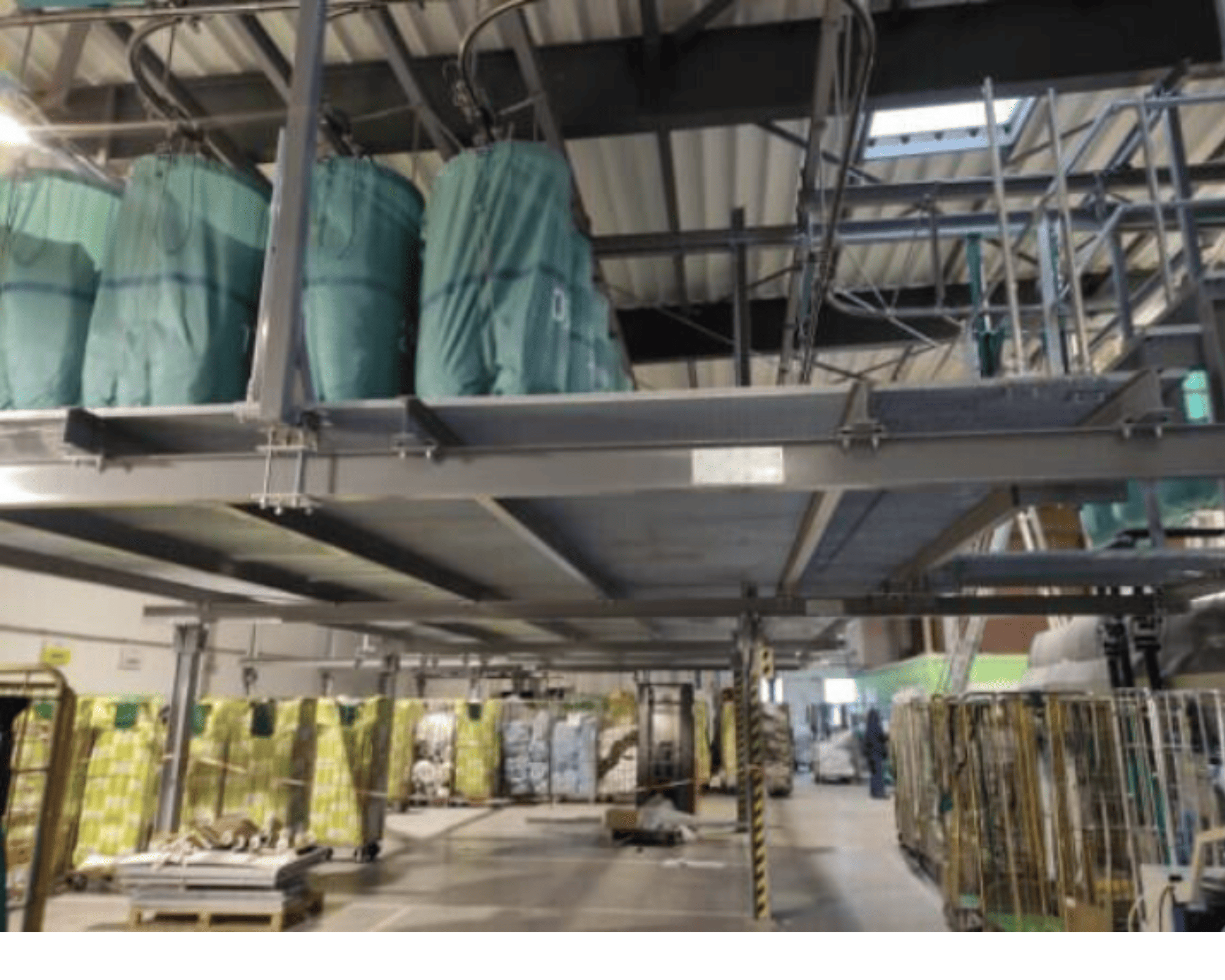 Plateforme de sécurisation la zone de stockage de slings d'une blanchisserie industrielle