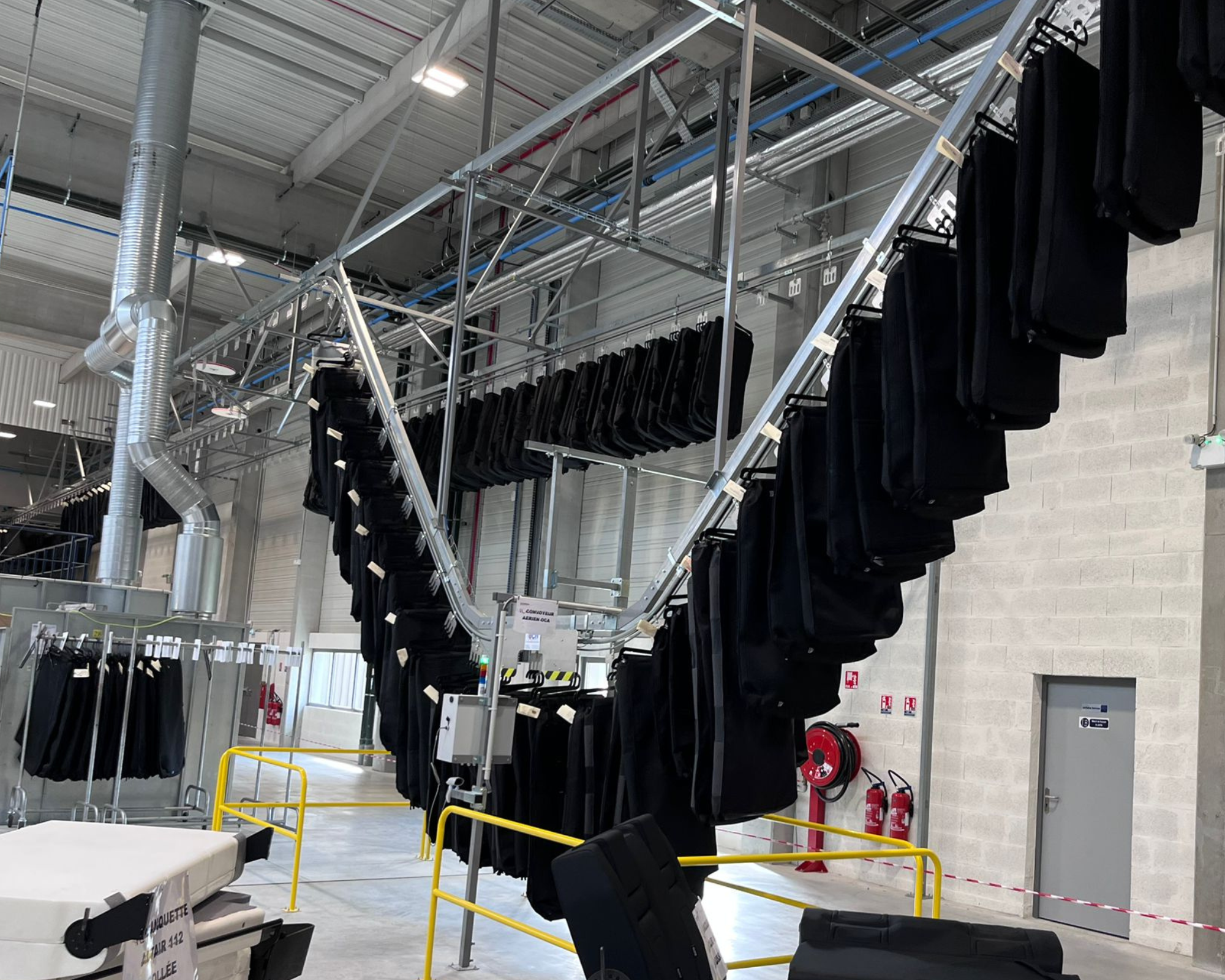 Convoyeur aérien monorail pour charges légères