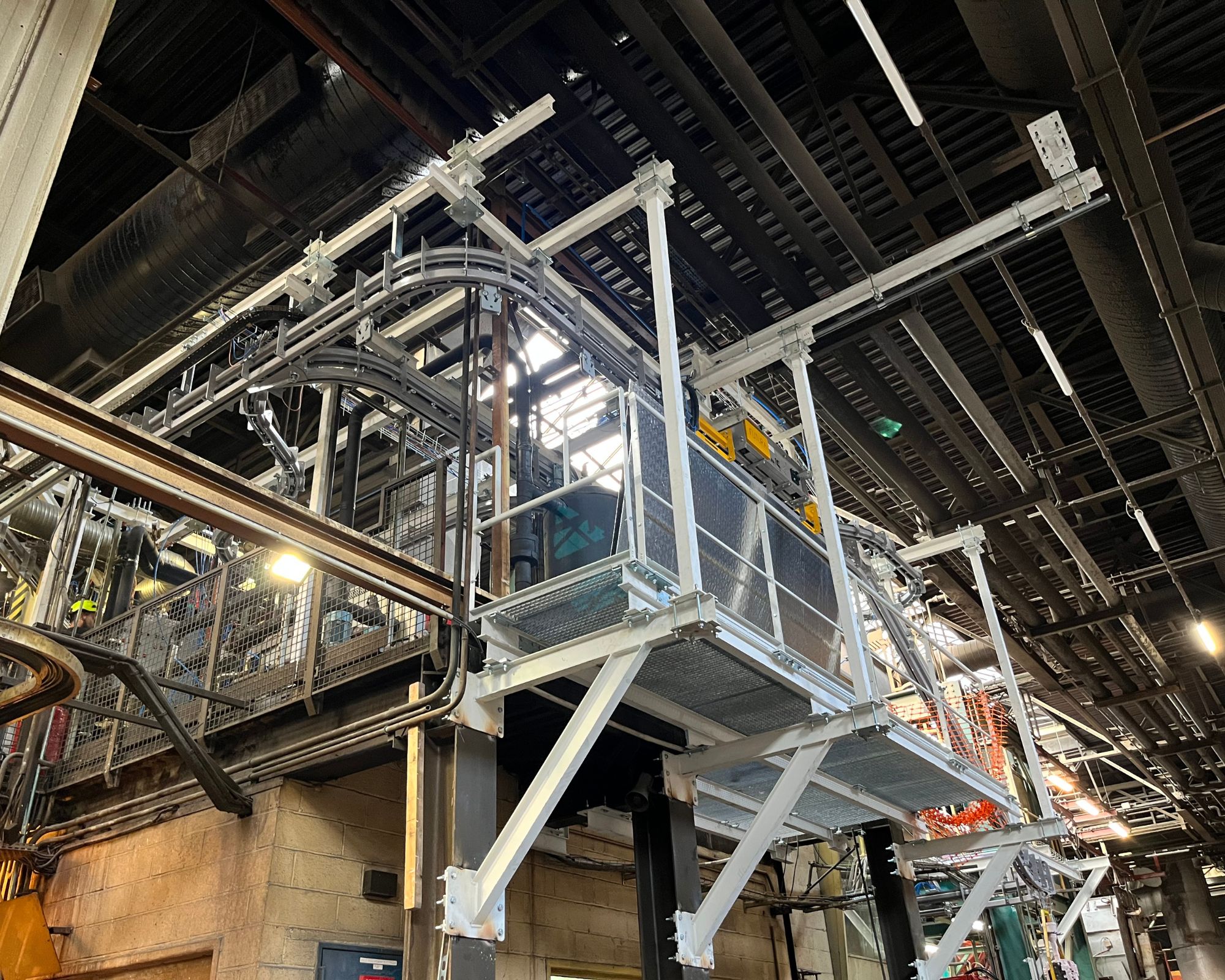 Convoyeur birail météor OCA pour le secteur automobile